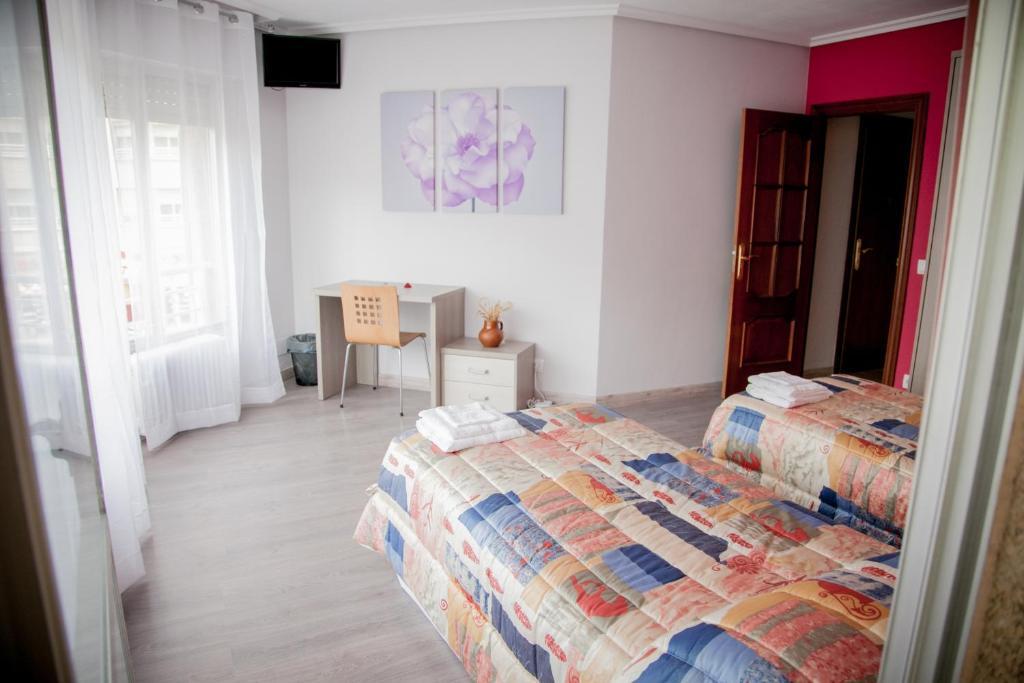 Pension Parque Del Ebro (Adults Only) Logroño Cameră foto